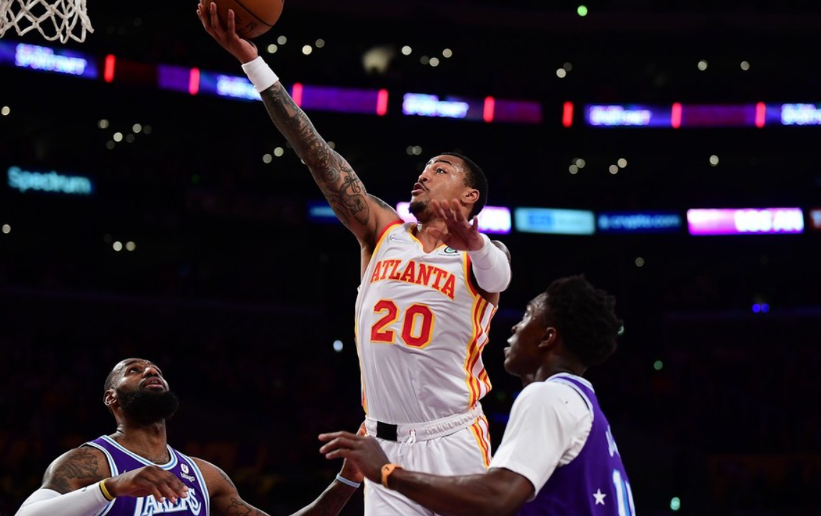 雄鹿队继续胜券在握,大胜老鹰队 雄鹿队继续胜券在握,大胜老鹰队