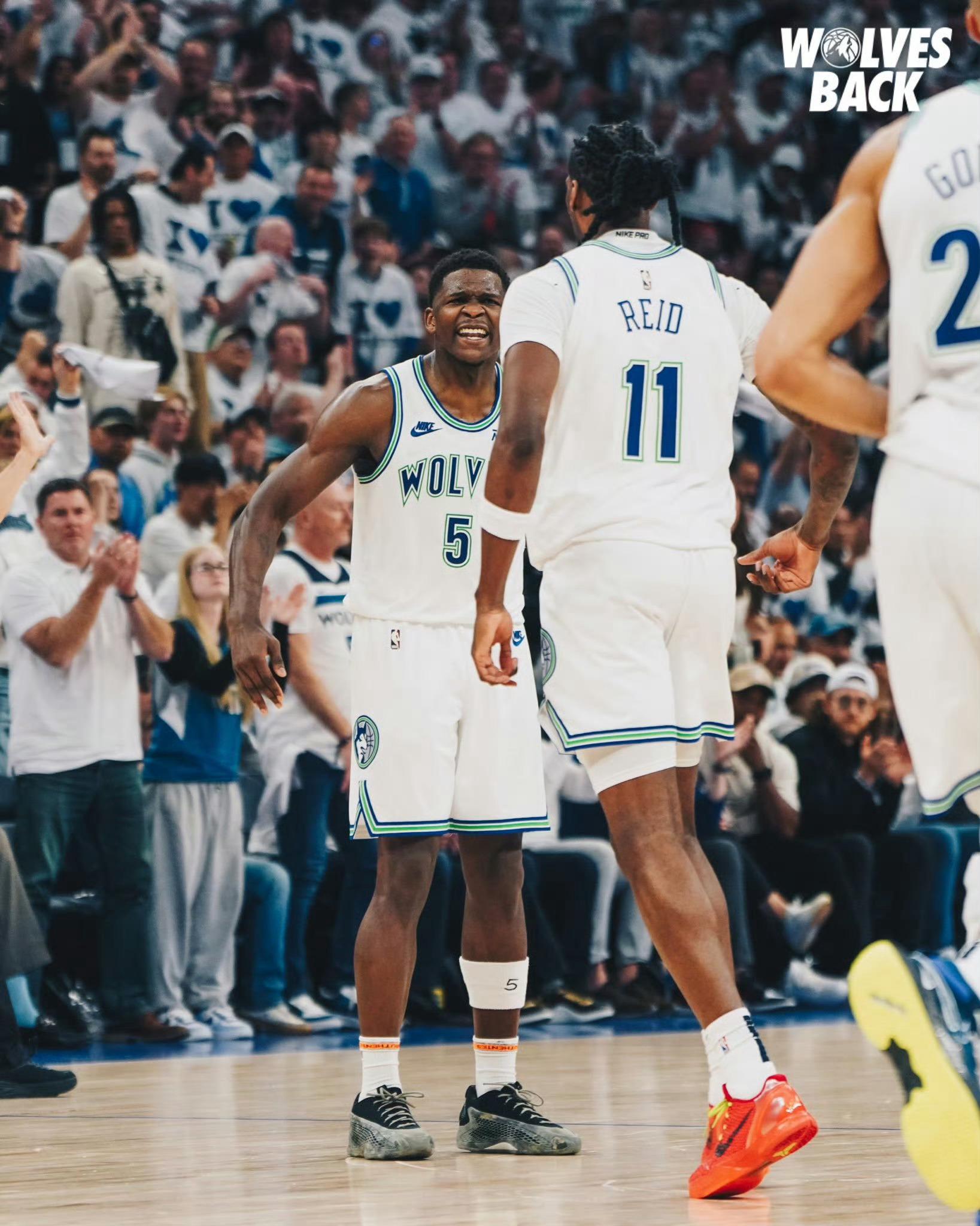 包含猛龙主场力克雄鹿,将系列赛拖入抢七的词条 包含猛龙主场力克雄鹿,将系列赛拖入抢七的词条