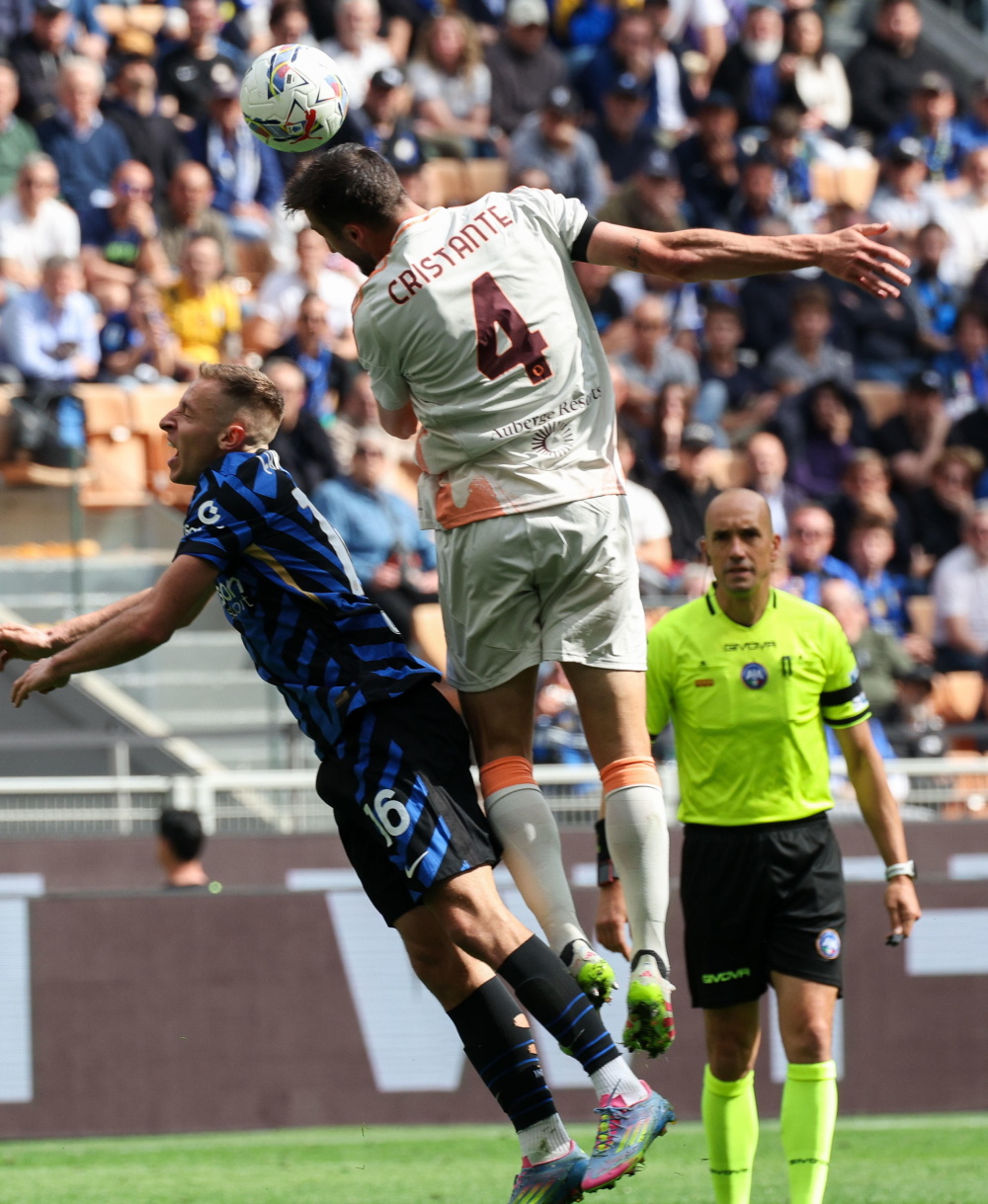 开云体育APP下载-罗马队伤愈球员回归训练，备战下场大战