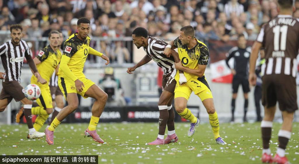 罗马队伤愈球员回归训练,备战下场大战 罗马队伤愈球员回归训练,备战下场大战