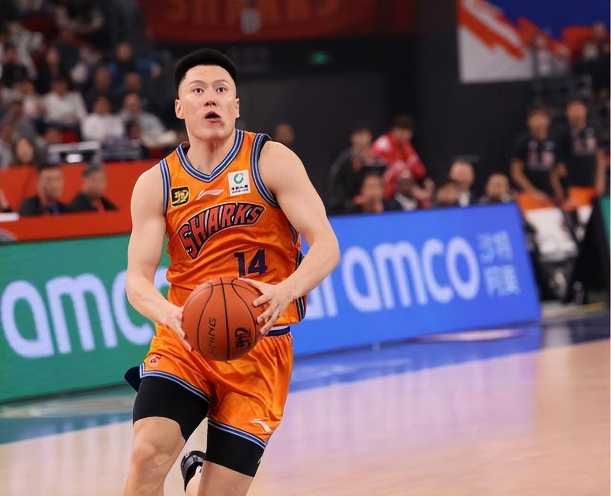 开云体育app-青岛队意外取胜，豪取常规赛第一胜