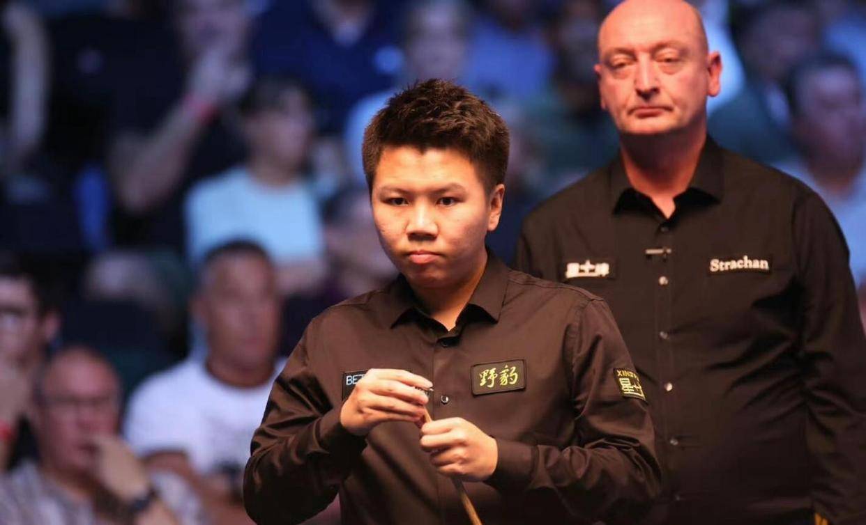 **阿迪亚拜力不畏艰难,晋级态势稳定** **阿迪亚拜力不畏艰难,晋级态势稳定**