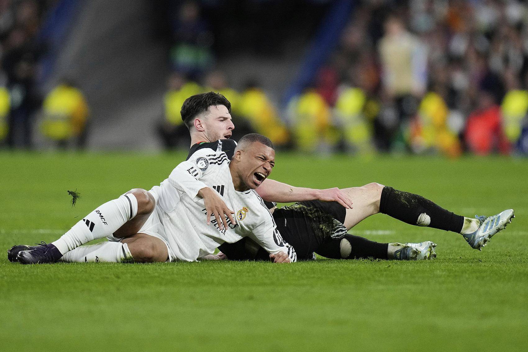 开云体育APP下载-阿森纳遭遇切尔西，展开激烈对抗