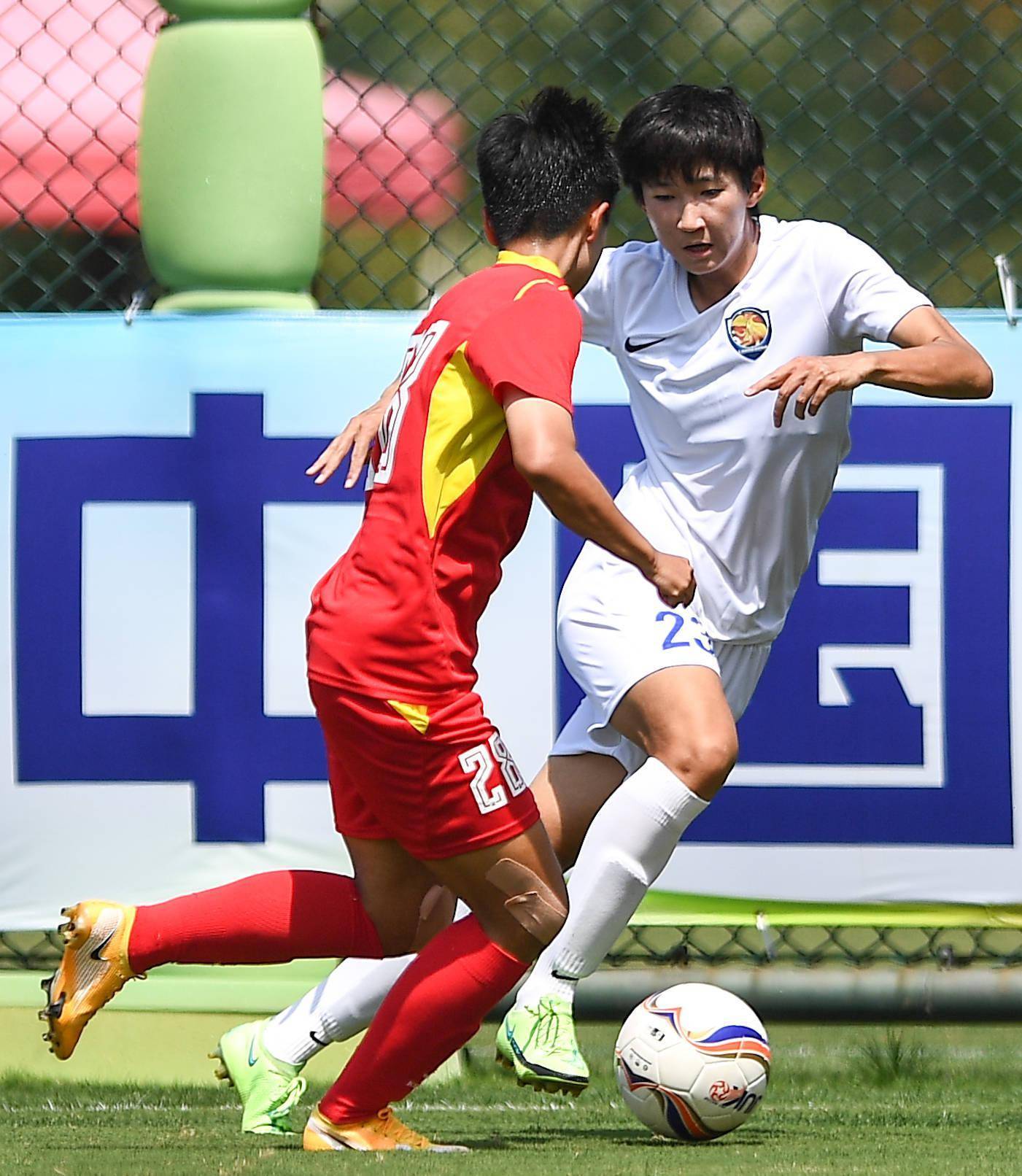 开云体育官网-国内联赛：上海女足客场3-2力擒对手继续领跑的简单介绍