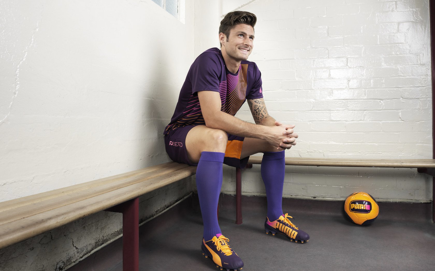 红土称王，硬地燎原—阿尔卡拉斯用法网式激情点燃年终盛宴