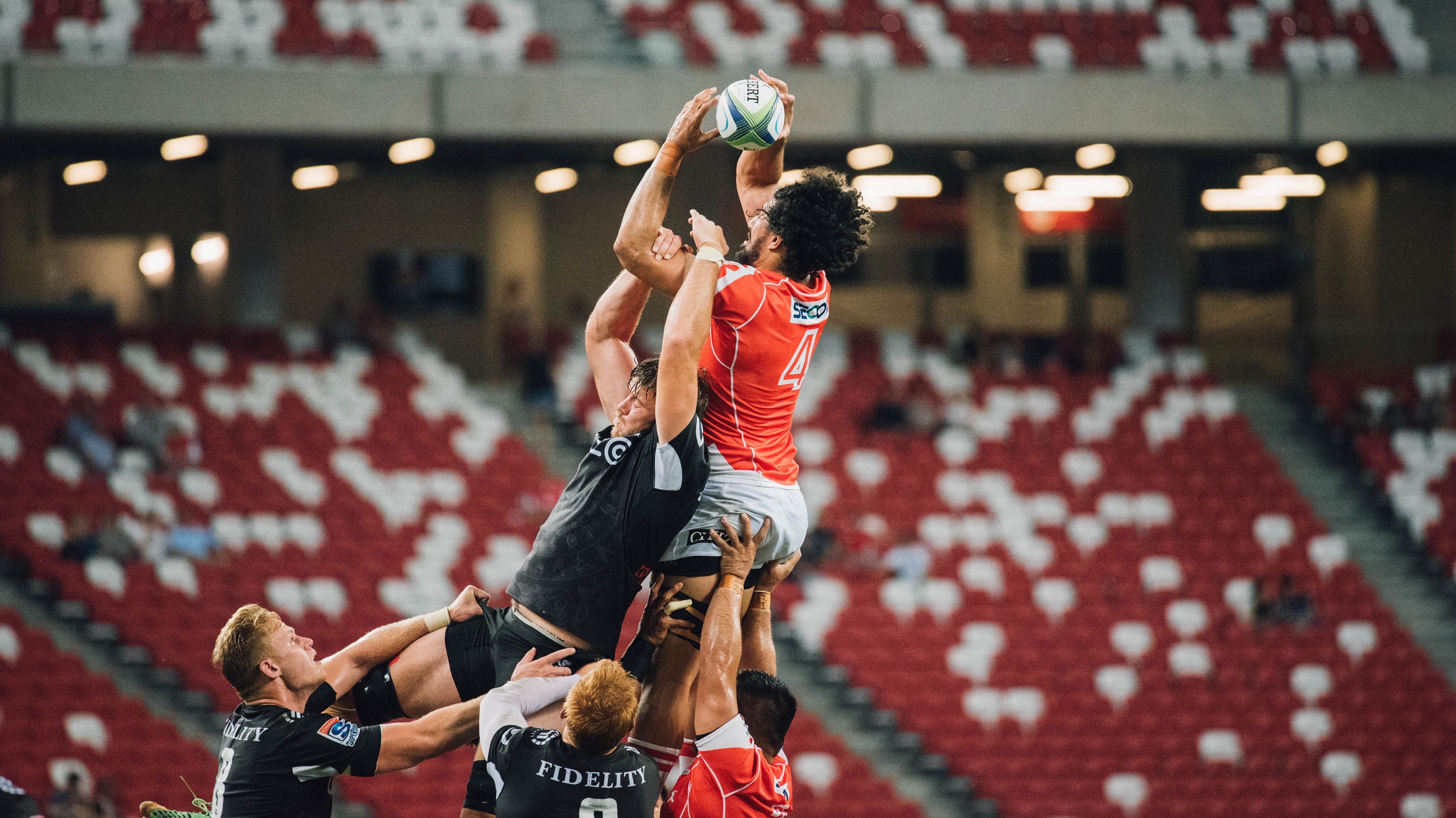 银箭盾牌后的红色獠牙，诺里斯如何无意中成为法拉利绝杀红牛的关键先生