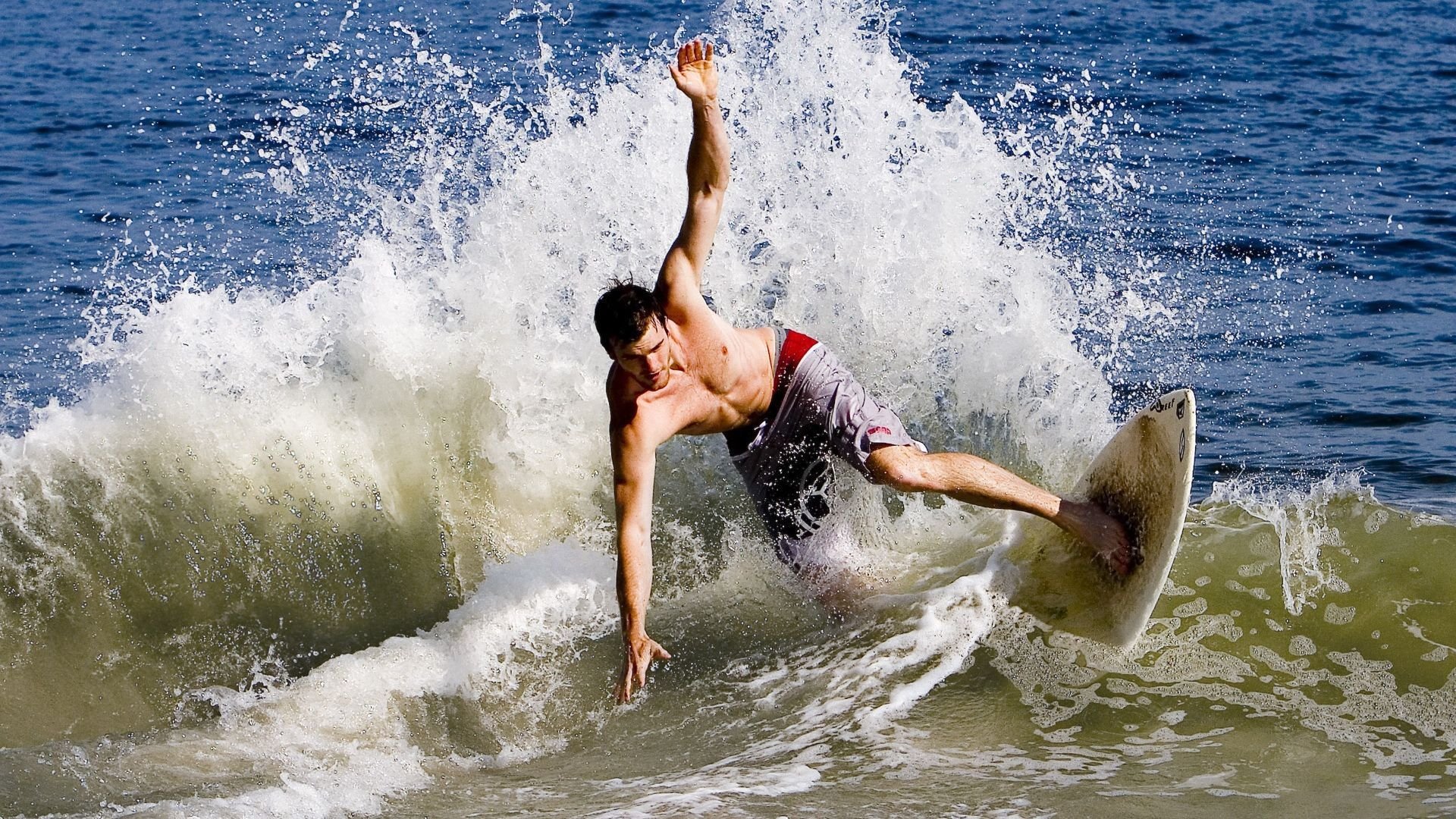 擎天白玉柱！恩比德制霸攻防导演17分大逆转，江苏队创造翻盘奇迹